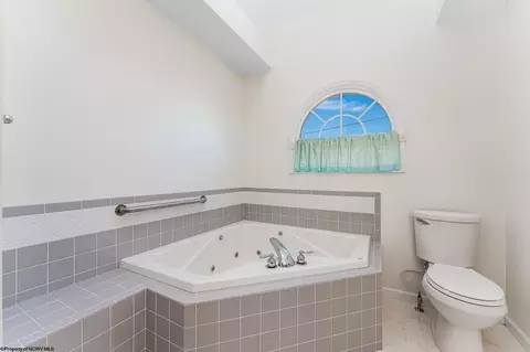 Bath - 1001 Saint Pauls Ln, Morgantown, WV 26505 photo 3 of 4