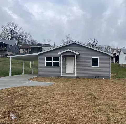 408 Charles St, Glenville, WV 26351