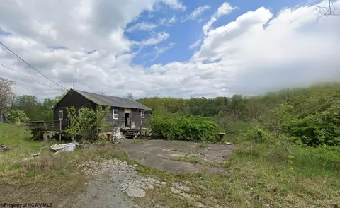 294 Trolley St, Fairmont, WV 26554