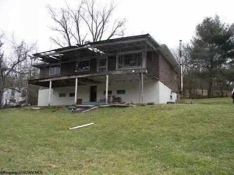50 Northview Ave, Rivesville, WV 26588