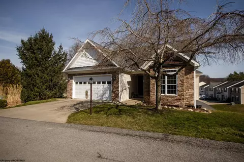 11 Pleasant Ridge Ln, Morgantown, WV 26508