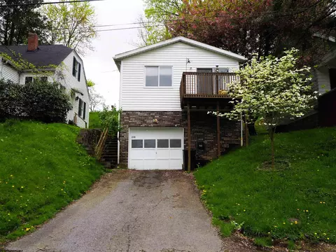 1018 E Brookside Dr, Fairmont, WV 26554