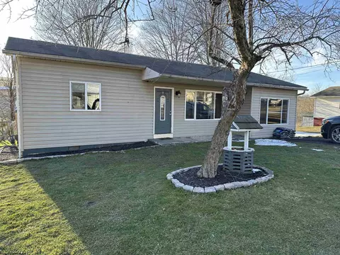 300 Shaffer St, Terra Alta, WV 26764