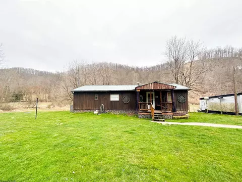 5095 Riggins Run, West Union, WV 26456