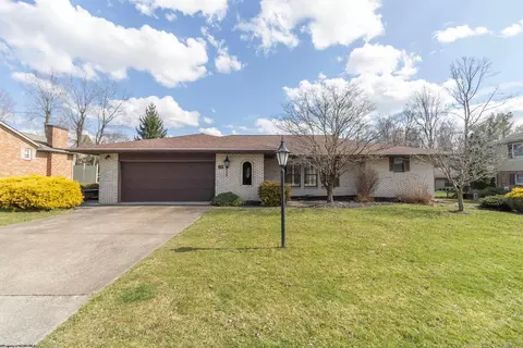 80 Garden Cir, Bridgeport, WV 26330