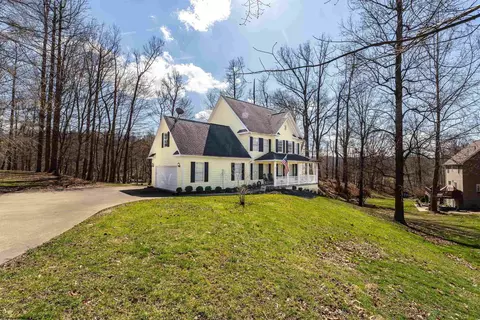 4327 Brettwood Ln, Morgantown, WV 26508