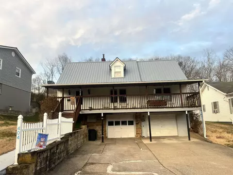 404 Kanawha St, Glenville, WV 26351