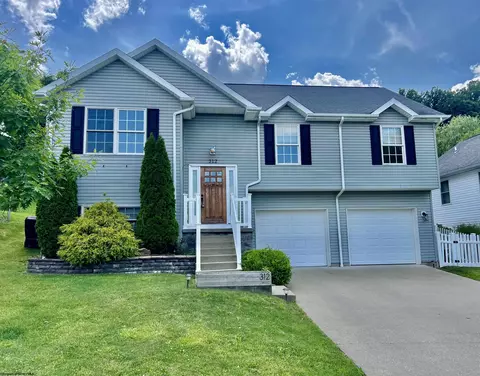 312 March Ln, Morgantown, WV 26508