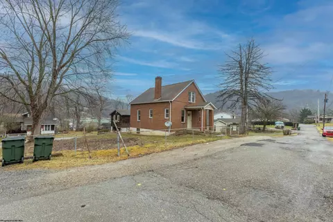 Exterior - 232 Ferrell Ave, Wheeling, WV 26003 photo 4 of 7