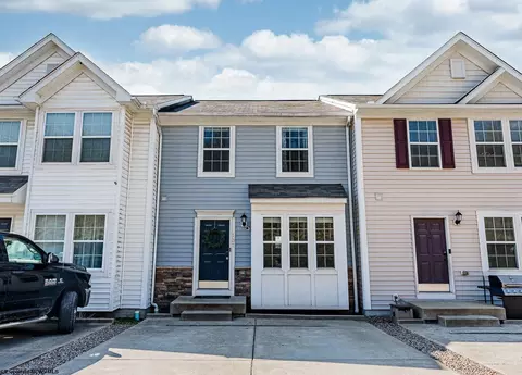 137 Auburn Dr, Morgantown, WV 26501