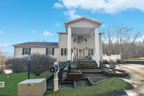 2503 Alpine Lake Rd, Terra Alta, WV 26764