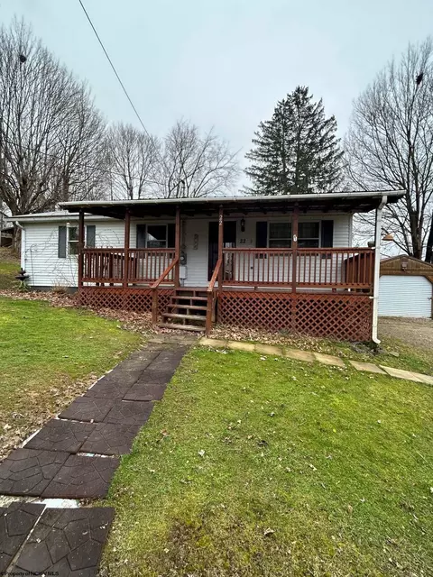 22 Fletcher Dr, Buckhannon, WV 26201