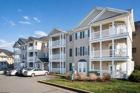 2433 Suncrest Vlg, Morgantown, WV 26505