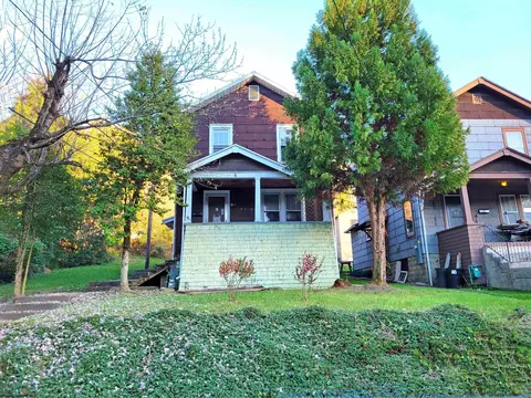 927 W Main St, Grafton, WV 26354