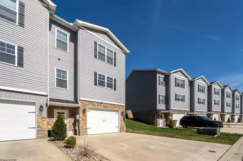 2048 Mountain Ash Ln, Morgantown, WV 26501