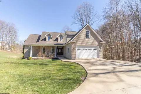1214 Fawn View Dr, Fairmont, WV 26554