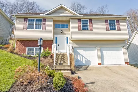 424 December Ln, Morgantown, WV 26508