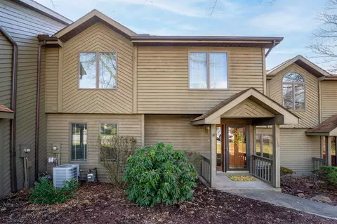 1033 Greystone Cir, Morgantown, WV 26508