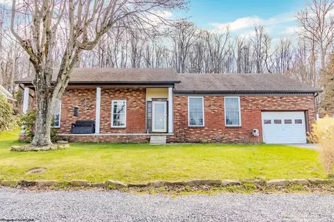 138 Estate Dr, Morgantown, WV 26508