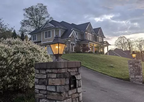 103 Marco Polo Dr, Morgantown, WV 26508