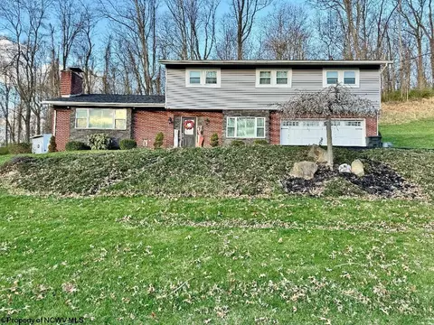 803 Henry Dr, Fairmont, WV 26554