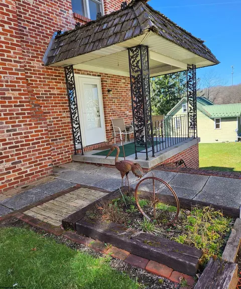 Exterior - 109 Brown St, Thomas, WV 26292 photo 6 of 10
