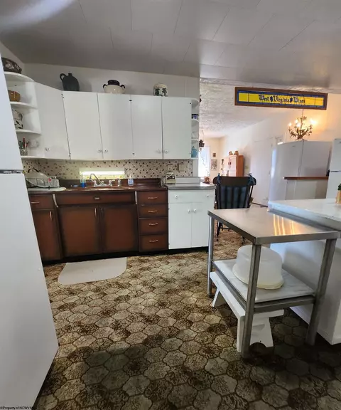 Kitchen - 109 Brown St, Thomas, WV 26292 photo 2 of 3