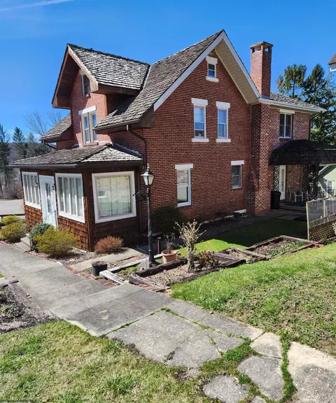Exterior - 109 Brown St, Thomas, WV 26292 photo 2 of 10