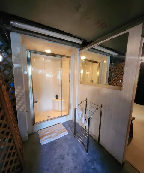 Bath - 109 Brown St, Thomas, WV 26292 photo 3 of 3