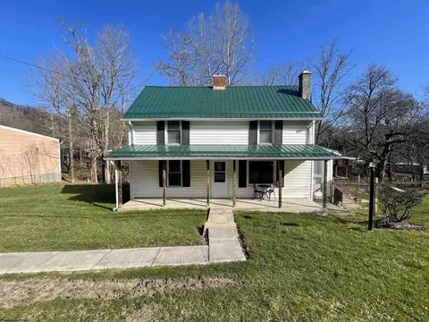 6 Cherry Hill Rd, Philippi, WV 26416