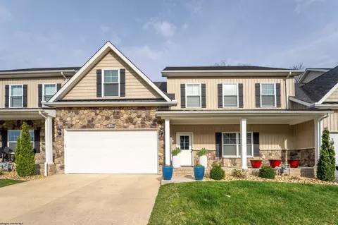 110 Red Oak Ln, Morgantown, WV 26501