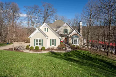 1021 Deerwood Dr, Morgantown, WV 26508