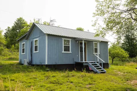 40 Rhodes Dr, Bowden, WV 26254