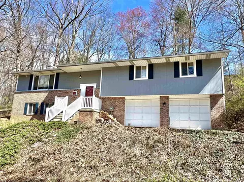 132 Poplar Dr, Morgantown, WV 26505