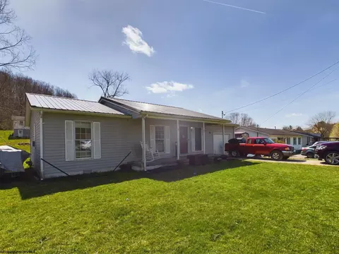 192 Front St, Lost Creek, WV 26385