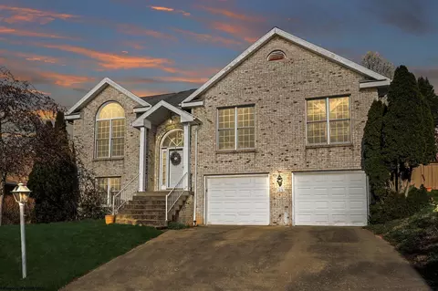 1470 Lakeland Ave, Morgantown, WV 26505