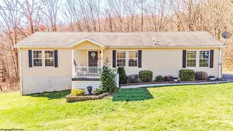 171 Woodridge Dr, Bruceton Mills, WV 26525