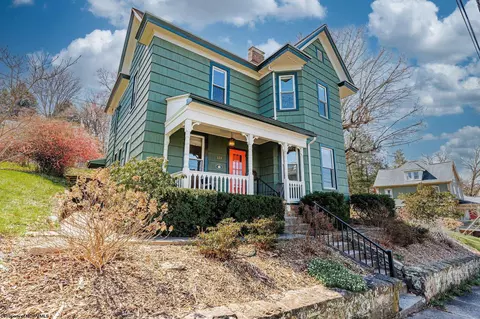 324 Maple Ave, Morgantown, WV 26501