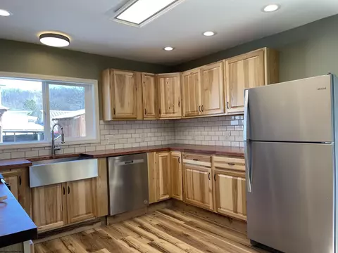 Kitchen - 286 Maple Ave, Philippi, WV 26416 photo 3 of 11
