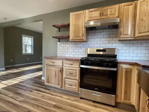 Kitchen - 286 Maple Ave, Philippi, WV 26416 photo 4 of 11