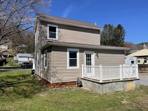 Exterior - 286 Maple Ave, Philippi, WV 26416 photo 4 of 4