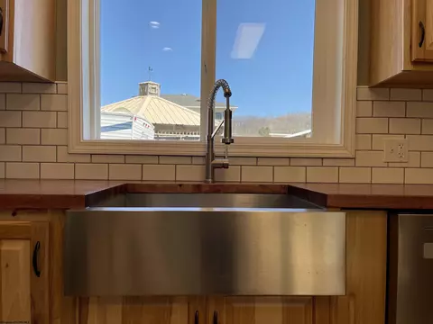 Kitchen - 286 Maple Ave, Philippi, WV 26416 photo 5 of 11