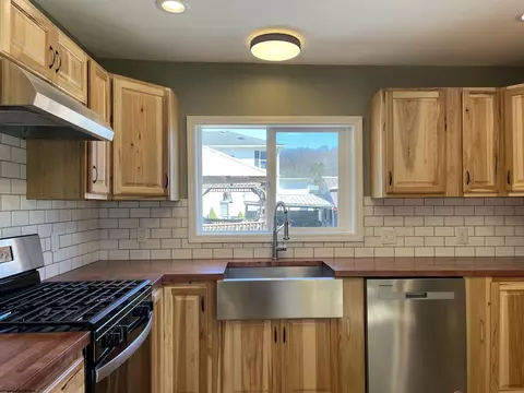 Kitchen - 286 Maple Ave, Philippi, WV 26416 photo 1 of 11