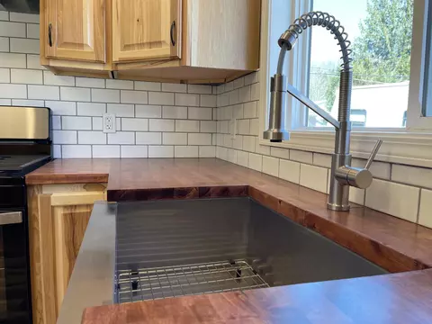 Kitchen - 286 Maple Ave, Philippi, WV 26416 photo 6 of 11