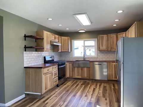 Kitchen - 286 Maple Ave, Philippi, WV 26416 photo 10 of 11