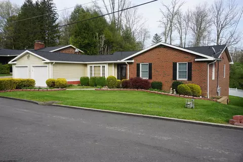 11 Diana Dr, Fairmont, WV 26554