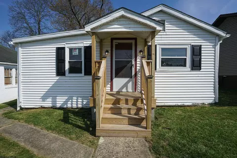 8071 Elmwood Ave, Stonewood, WV 26301