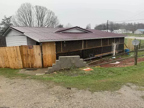 3565 N Calhoun Hwy, Grantsville, WV 26147