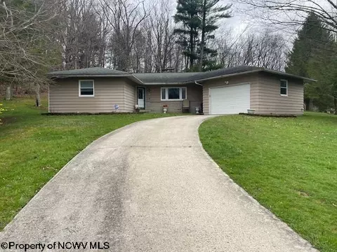 38 Boyd St, Elkins, WV 26241