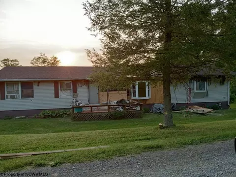 52 Dustin Ln, Morgantown, WV 26501